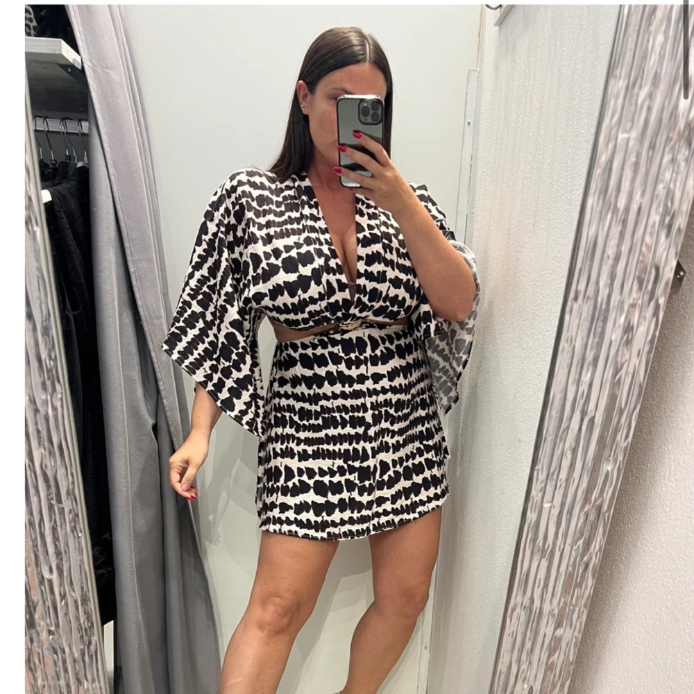 ABITO FANTASIA CUT OUT HAVEONE